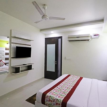 Hotel Star Inn Suite - Delhi Airport Ню Делхи Екстериор снимка