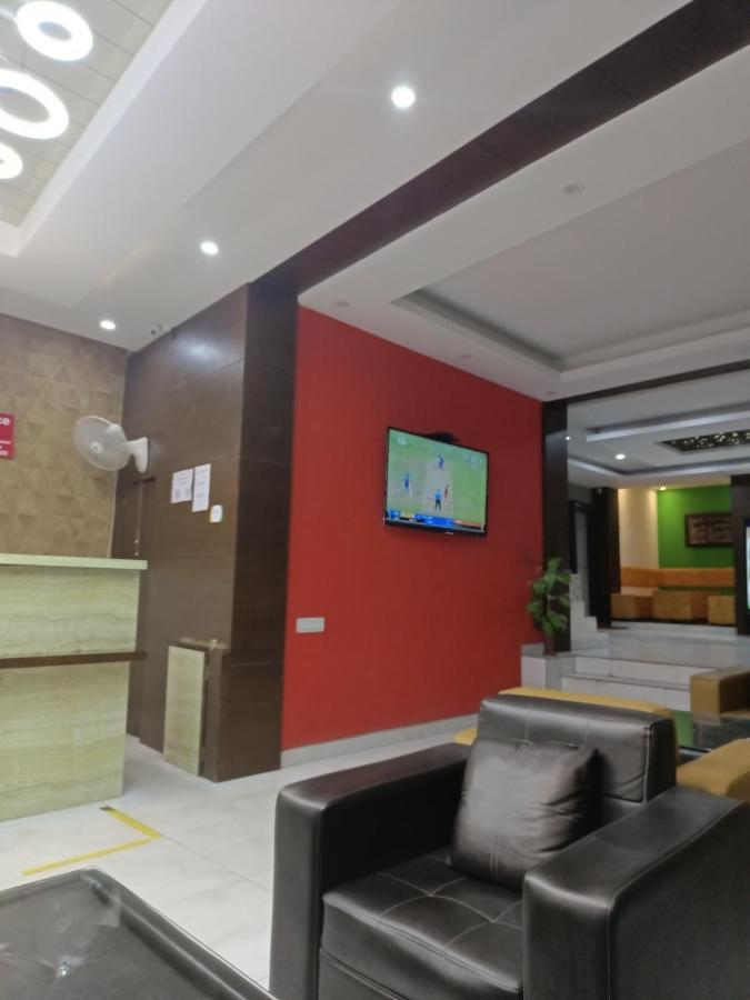 Hotel Star Inn Suite - Delhi Airport Ню Делхи Екстериор снимка